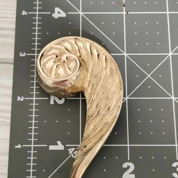 Bobley Gold Tone Swirle Leaf Design Brooch Pin 3.5" - Picture 5 of 5